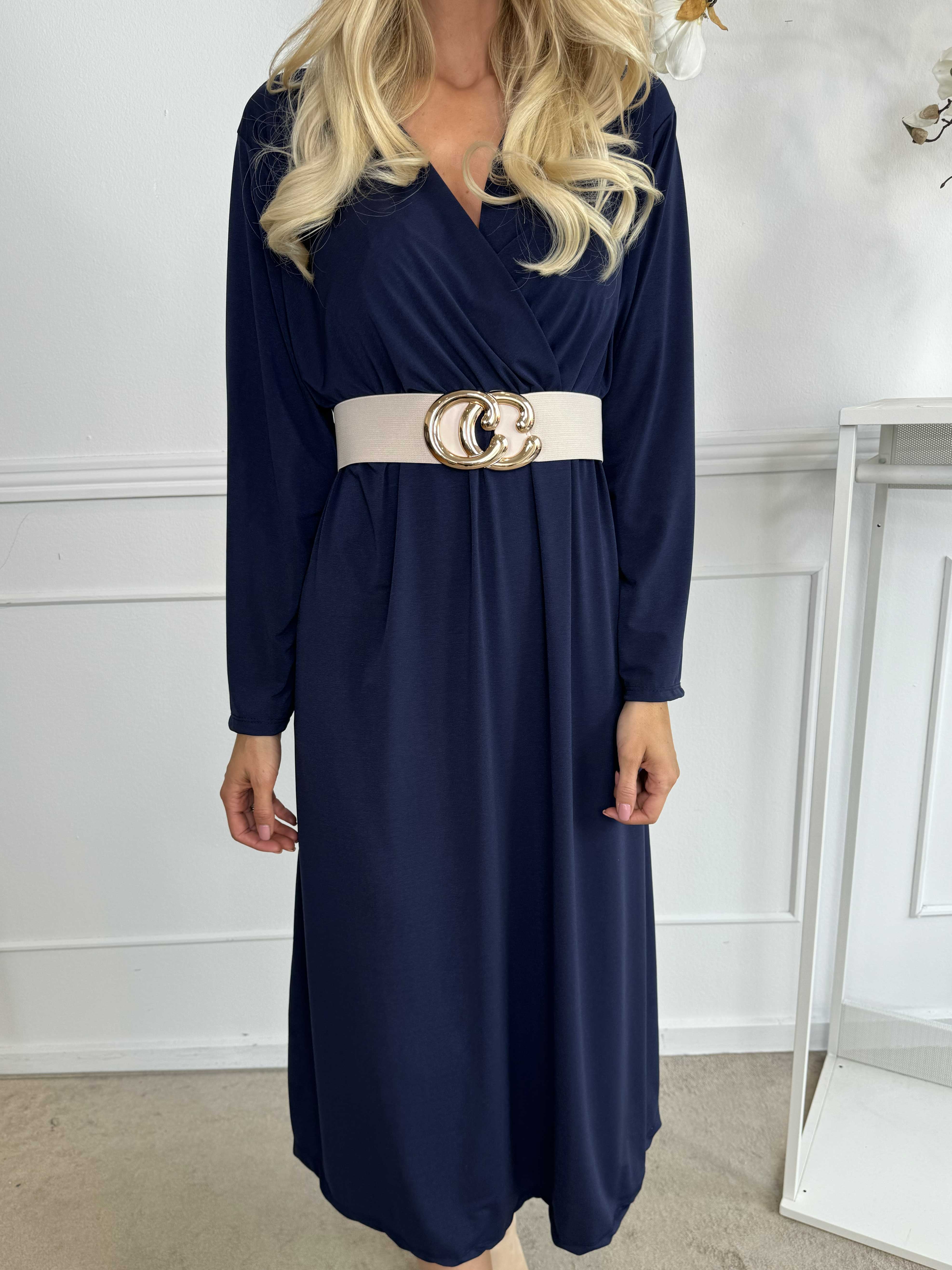 Nelly Plain - Elastisk enfärgad klänning i viskos